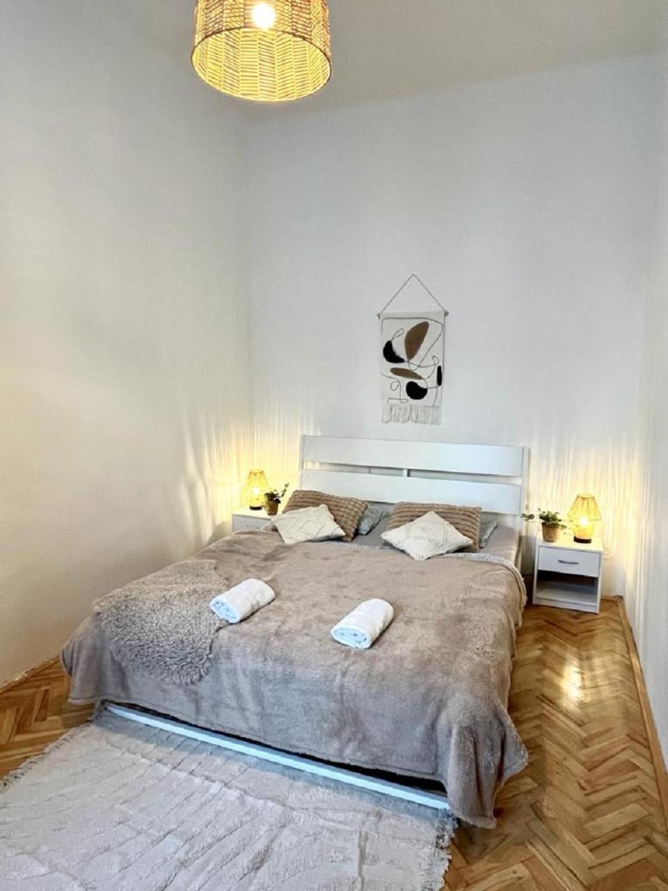 Apartment Cecil - Old Town Bratislava Bagian luar foto